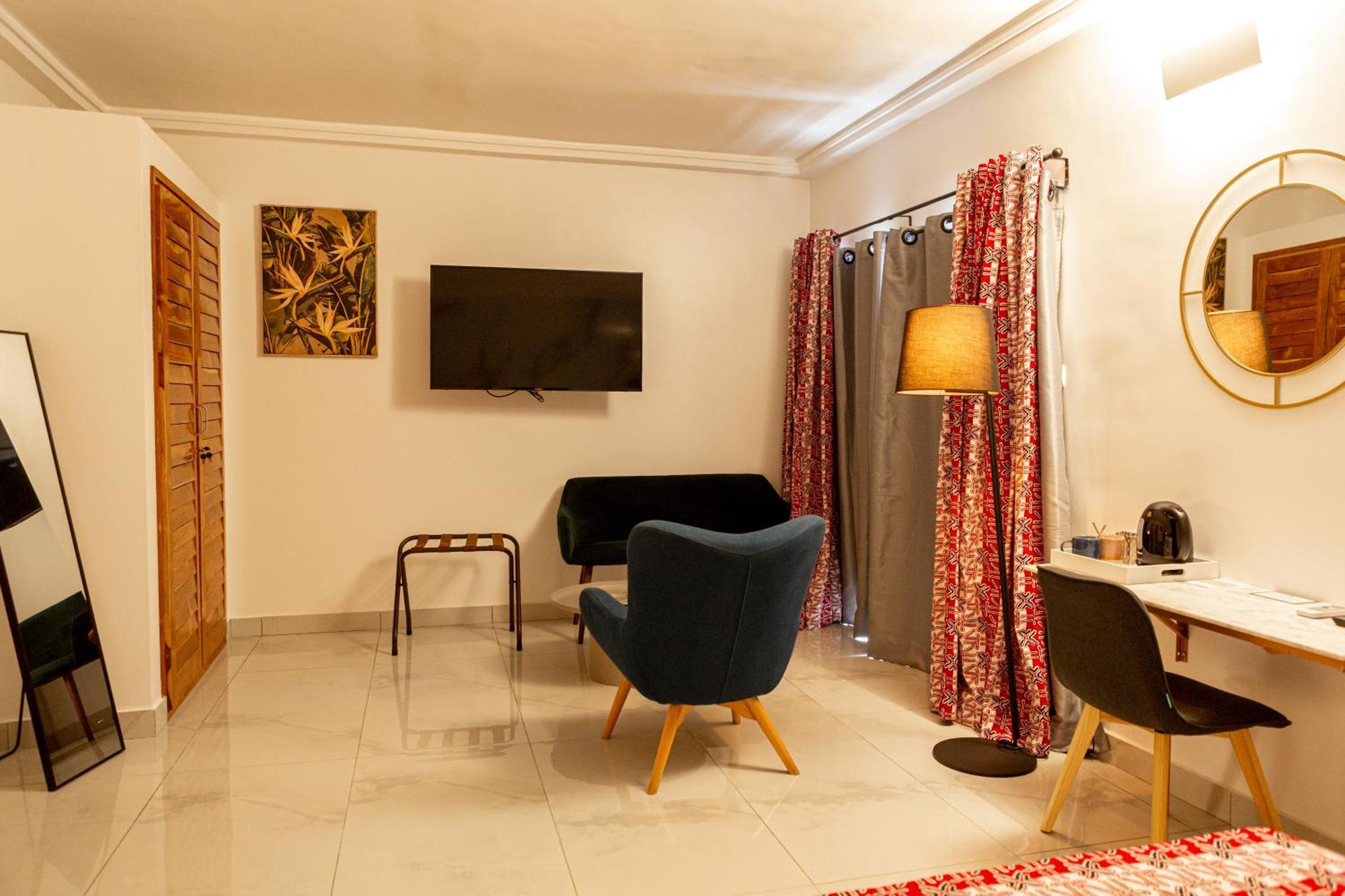 Hotel Le Kare Ebene Kotonu Zewnętrze zdjęcie